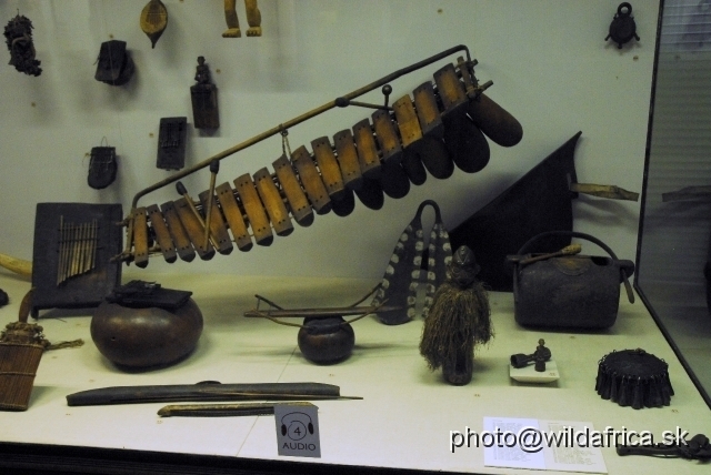 _DSC0245.JPG - Another view of musical instruments.