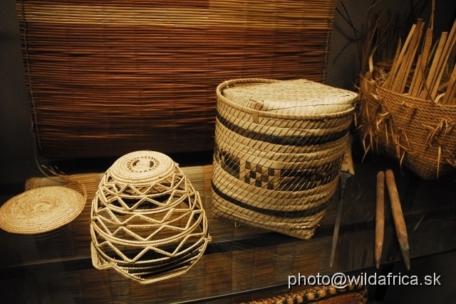 _DSC0251.JPG - Simple day-life baskets.