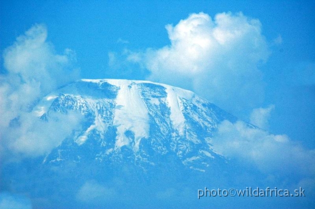 DSC_0925+.jpg - The Mount Kilimanjaro viewed from Moshi town