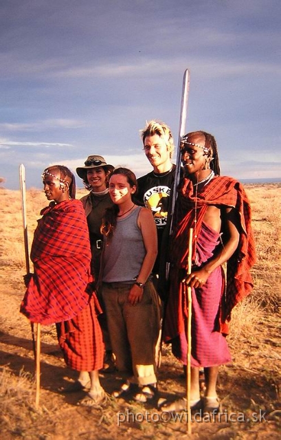 KJK.JPG - Our Australian friends are posing with Masai