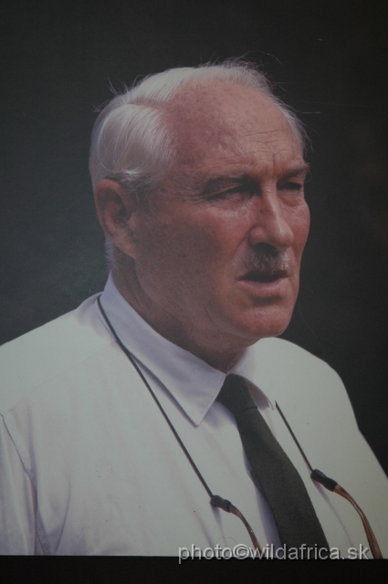 DSC_0128.JPG - Louis Seymour Leakey - the legendary and wordknown paleoanthropologist.