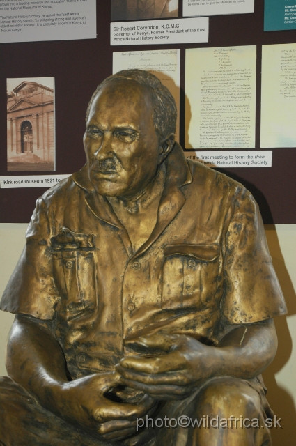 DSC_0141.JPG - Statue of L.S.Leakey