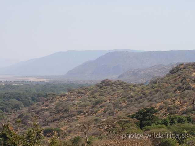 P8240008.JPG - Rift Valley escarpment