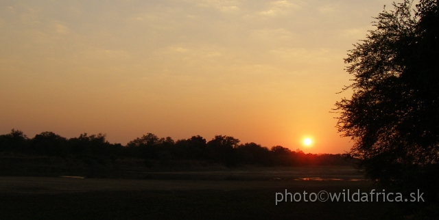 P9080002.JPG - Sunset over the Luangwa River, near Mfuwe.