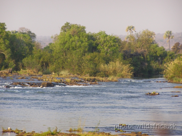 P9201391.JPG - Zambezi river over the falls