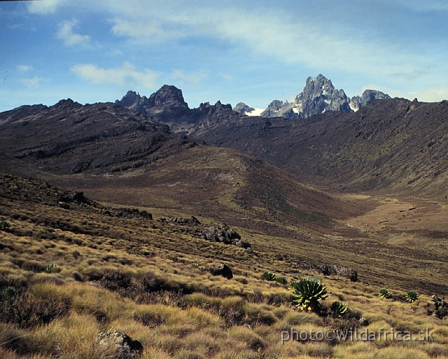 FOTO127.JPG - Mount Kenya, the second highest mountain of Africa. The highest peak has 5199 m and is called Batian. Local name for mountain is Kirinyaga.